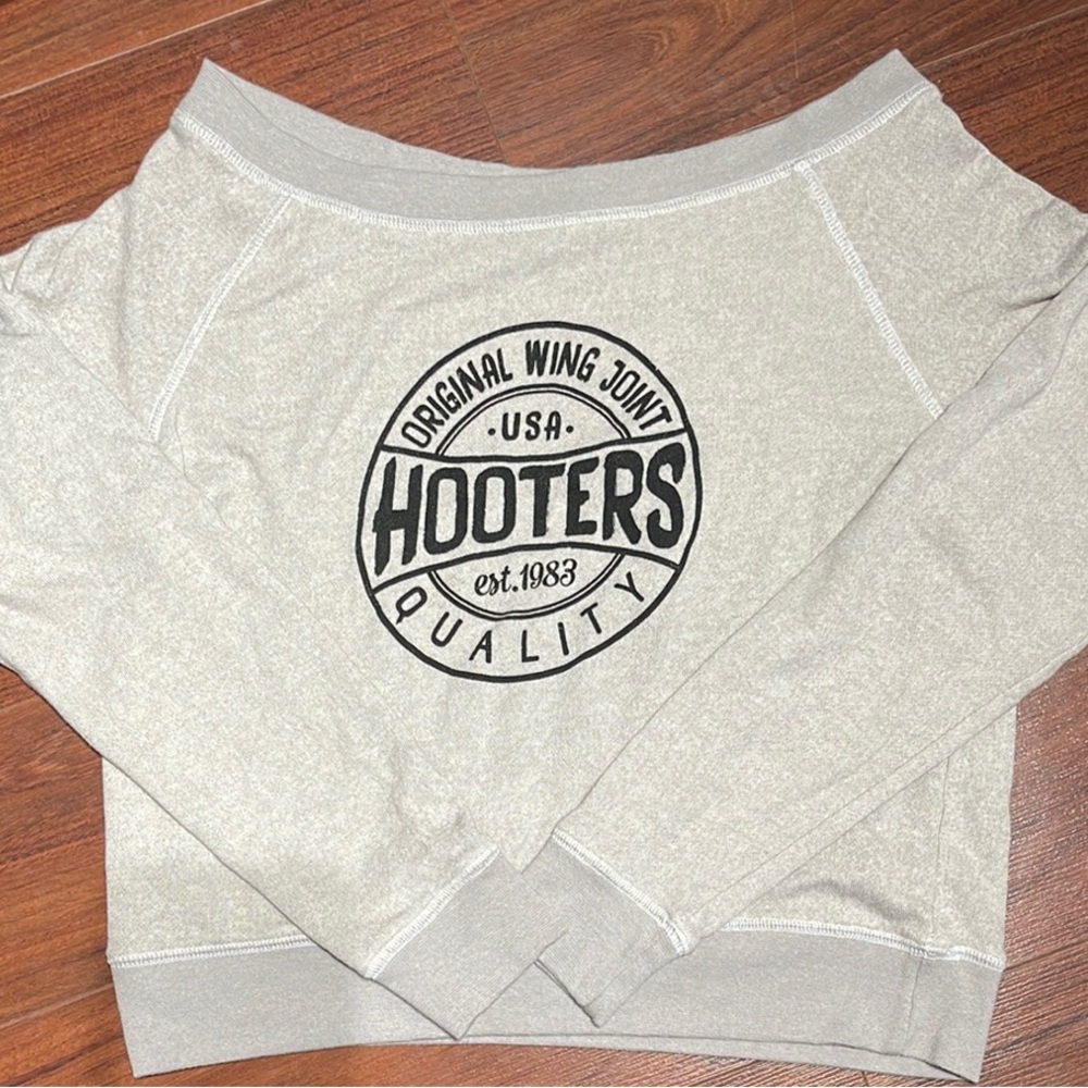 Hooters Gray Sweatshirt
